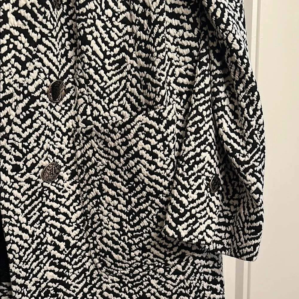 Anne Klein Monochrome Textured Blazer - Picture 4 of 9